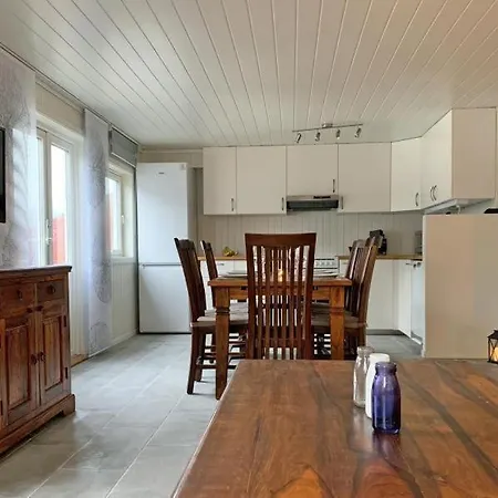 Direkt Am Fjord: Cozy In Bergkulisse Сasa de vacaciones