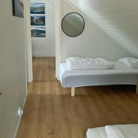 Direkt Am Fjord: Cozy In Bergkulisse Сasa de vacaciones *