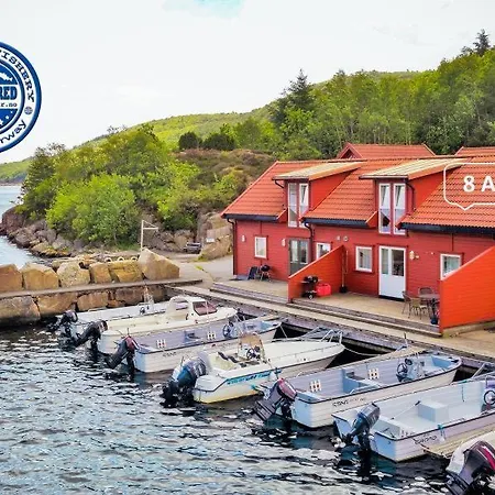 Direkt Am Fjord: Cozy In Bergkulisse Ramsland