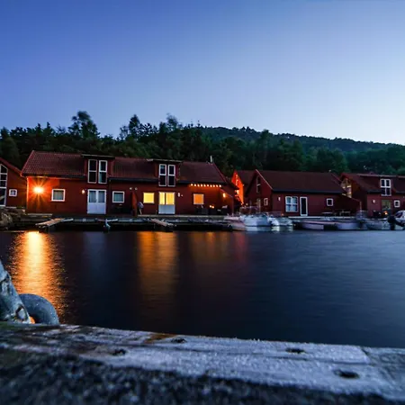 Prázdninový dům Direkt Am Fjord: Cozy In Bergkulisse *