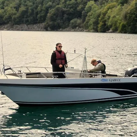 Direkt Am Fjord: Cozy In Bergkulisse Сasa de vacaciones *