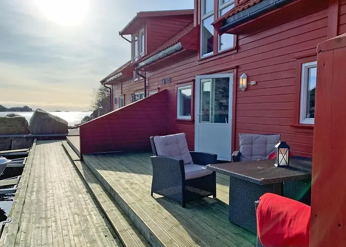 Direkt Am Fjord: Cozy In Bergkulisse Semesterbostad *
